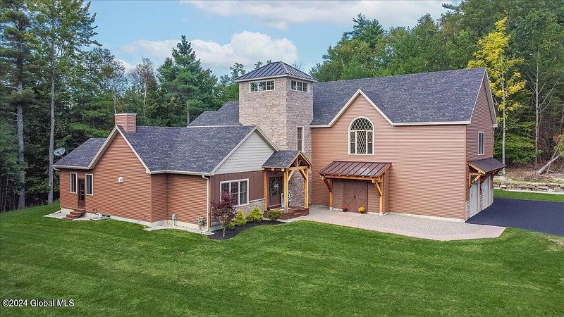 3rd image of 17 Kenmore Drive