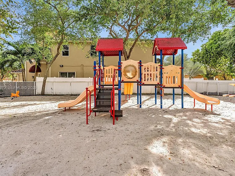 14044 SW 54th St — Photo 63