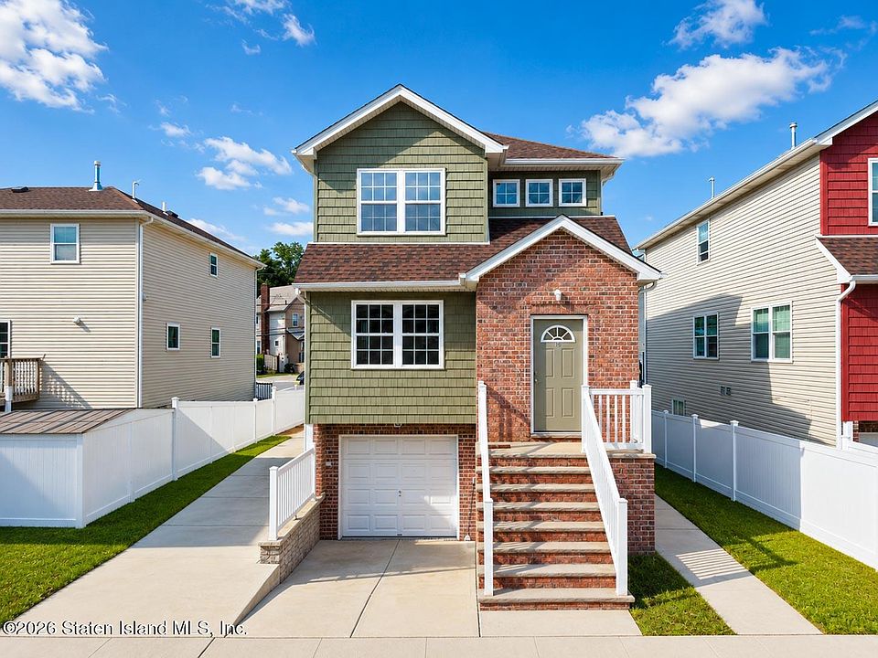1st image of 18 Edgeview Ln