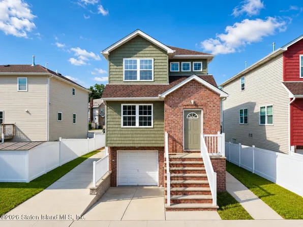 18 Edgeview Ln, Staten Island, NY 10302