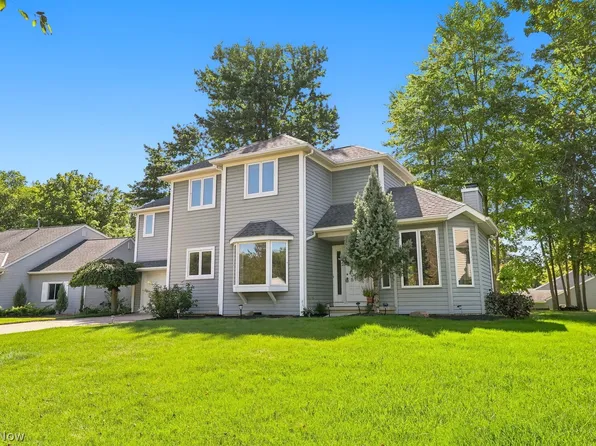 10150 Stamford Ct, Strongsville, OH 44136