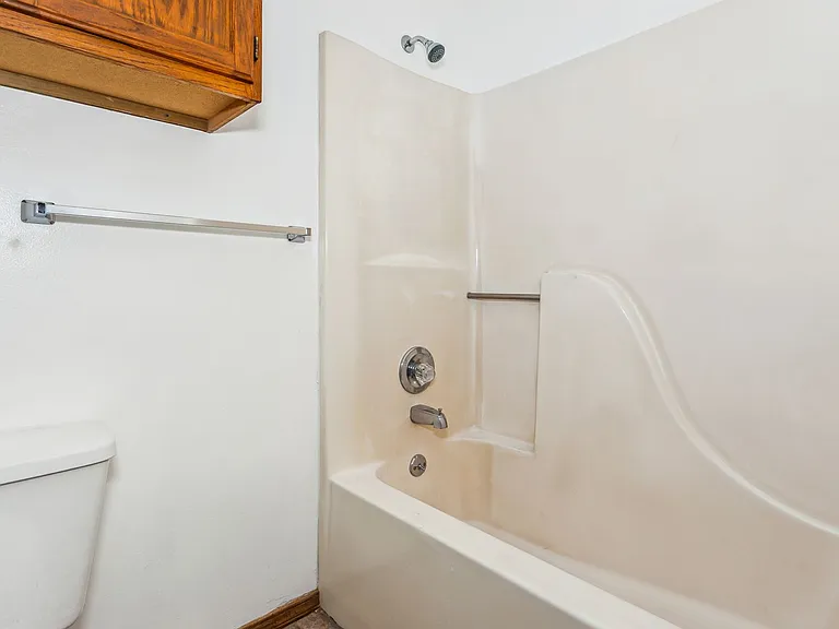 221 N Osage Rd — Photo 10