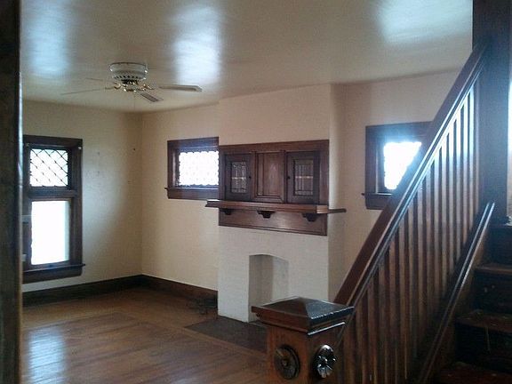 3rd image of 123 Fountain Ave