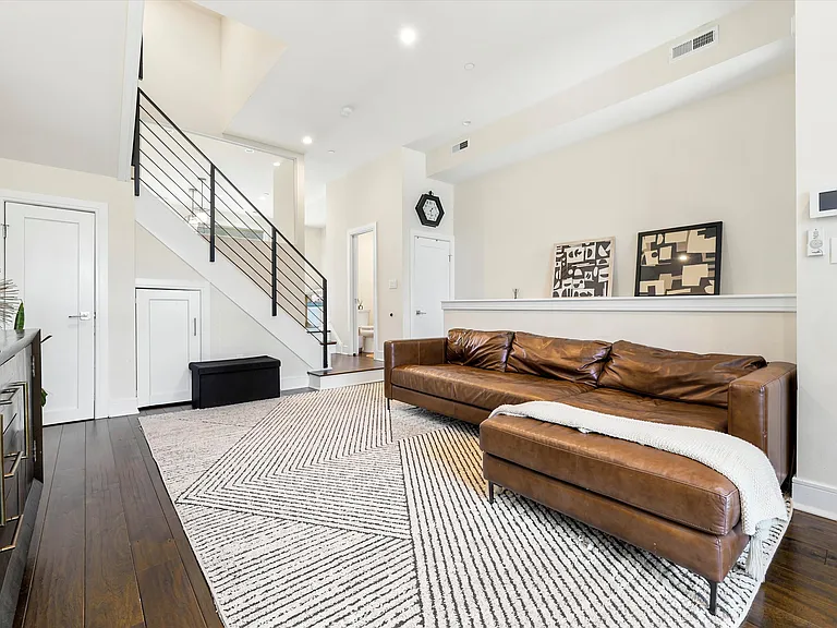 1726 N Hope St — Photo 5