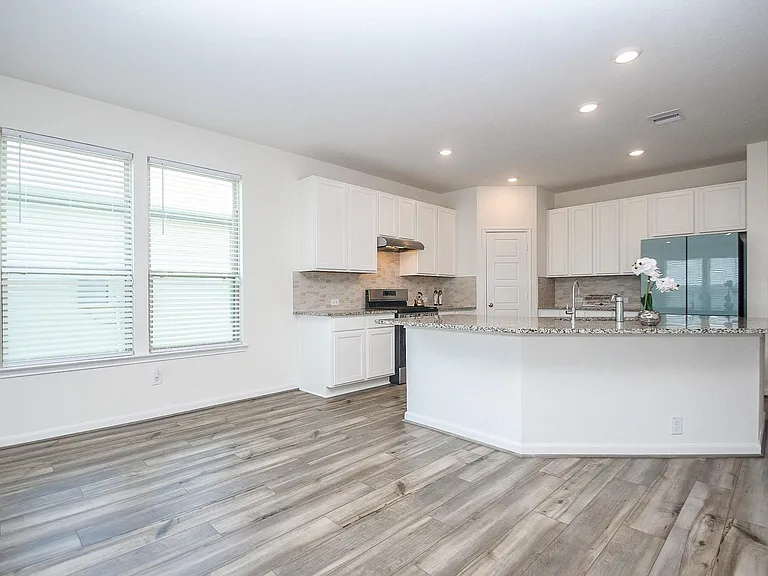 3043 Kastania Ln — Photo 13