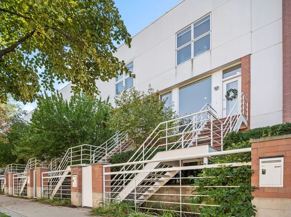 1759 W Wellington Ave, Chicago, IL 60657
