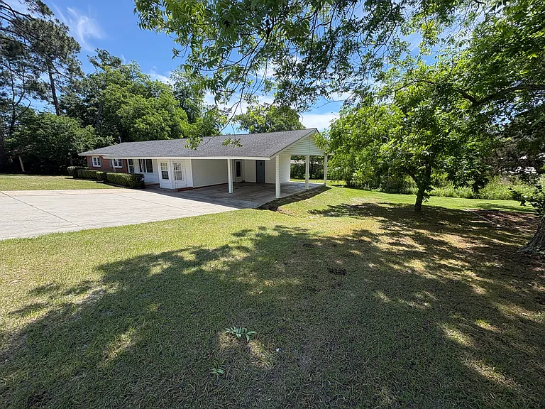 5620 Forest Ave — Photo 2