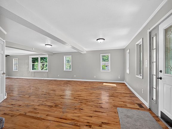 2nd image of 3918 Woodhill Dr