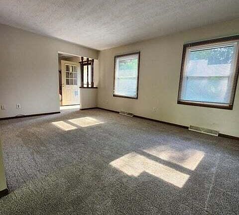 2nd image of 518 Peachtree Pl