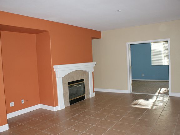 3rd image of 2225 Aragon Ct