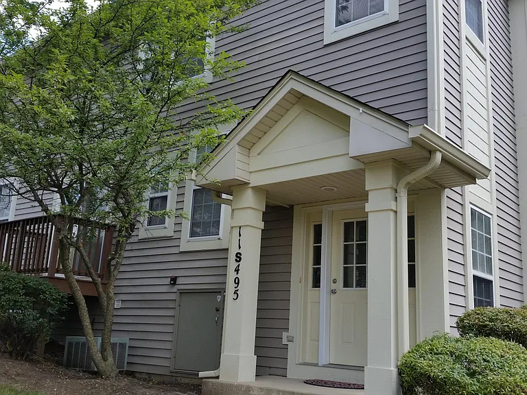 11S495 Rachael Ct — Photo 1