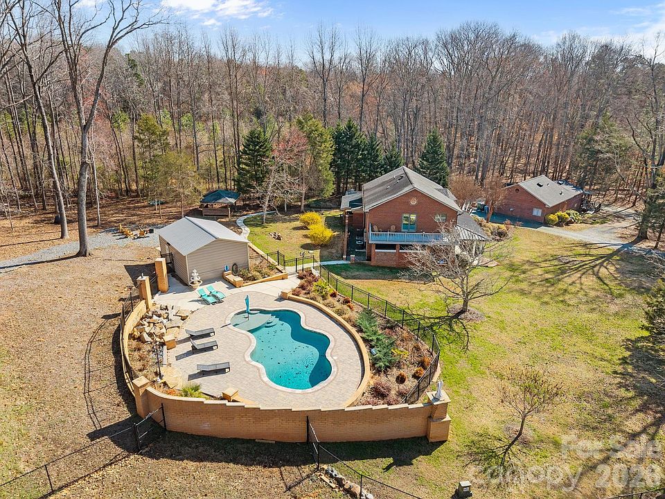 1st image of 10436 Connell Rd