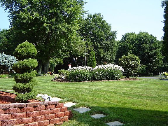3rd image of 54 Fieldstone Dr
