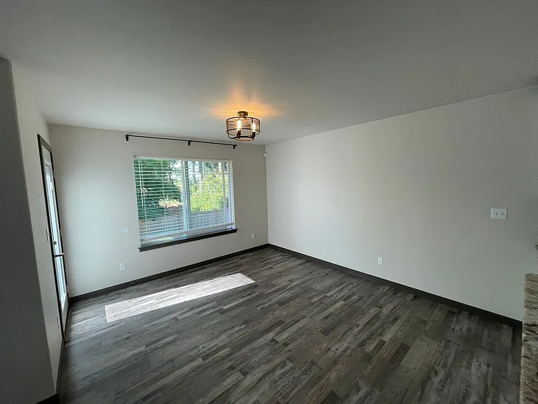 2525 El Mar St — Photo 9