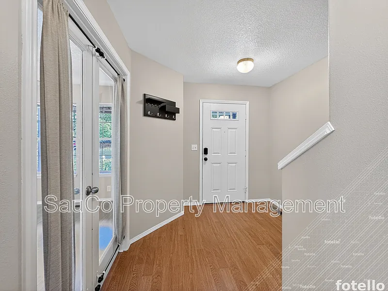 4 bed, 2.5 bath, 2150 sqft, $2,950 — Photo 3
