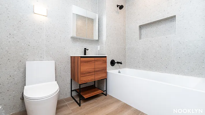 Rented by Nooklyn NYC LLC | media 80