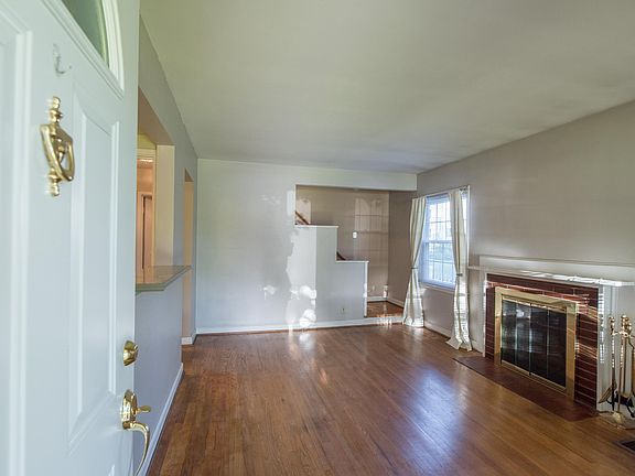 3rd image of 1541 Virginia Ave