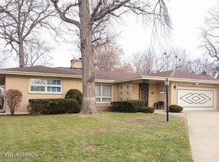 6909 N Concord Ln, Niles, IL 60714
