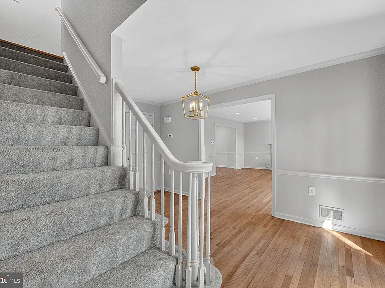 21733 Oatlands Rd — Photo 18
