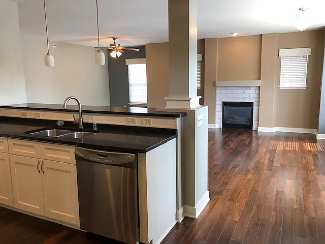 1770 N Warren Ave #301 — Photo 3