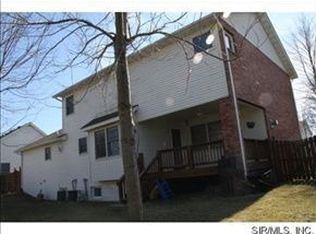 140 Papillon Dr, Swansea, IL