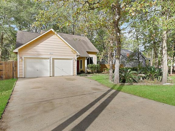 3rd image of 9960 Pine Point Dr