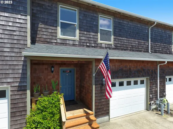 1045 5th Ave, Hammond, OR 97121