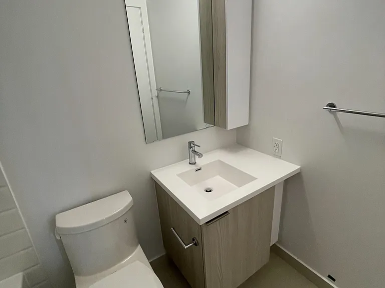 203 College St #2508 — Photo 11