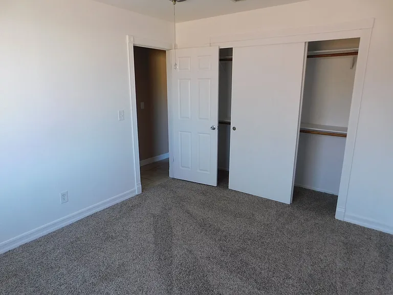 742 N Inyo St — Photo 11