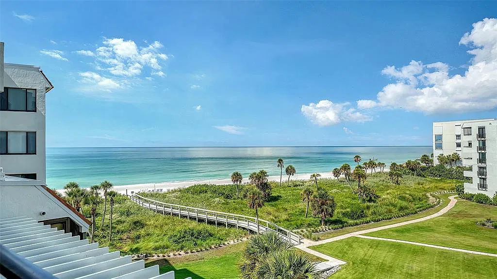 2 bed, 2.0 bath, 1374 sqft, $10,000 — Photo 1