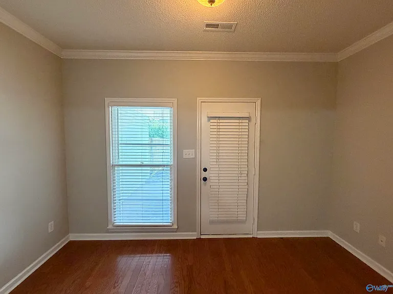 2410 Brookline Ct SW — Photo 20
