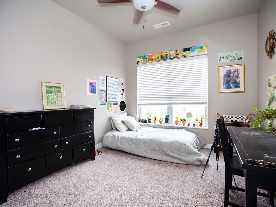 2nd image of 225 E Prentiss St #2-2021