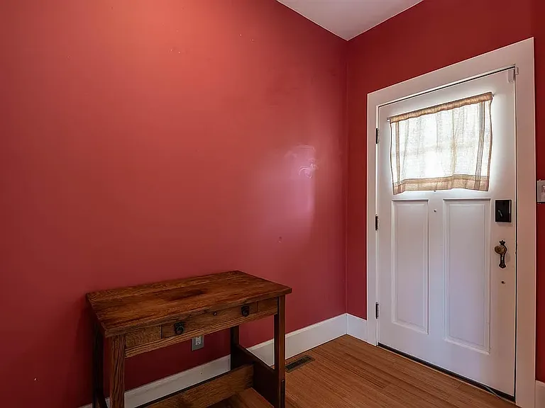 524 S Highland Ave — Photo 5