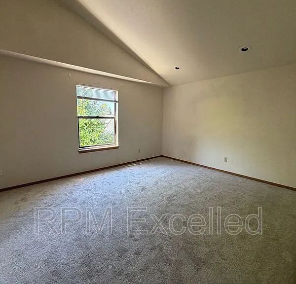 6135 36th St SE — Photo 18