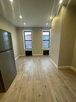Rented by NYC LUXURY APT RENTALS CO LLC | media 3