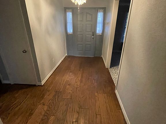 2nd image of 1514 Suburbia Dr
