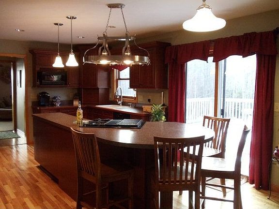 2nd image of 287 Coleman Ave