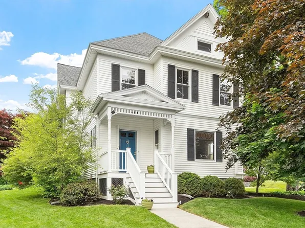 102 Chestnut St, Andover, MA 01810