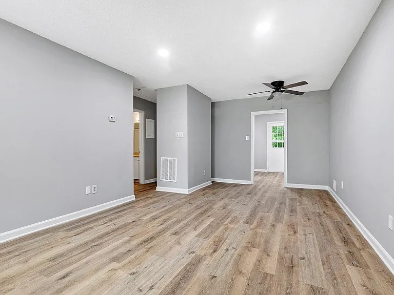 928 Jason Ct — Photo 5