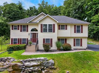 115 Columbine Ln, Milford, PA 18337