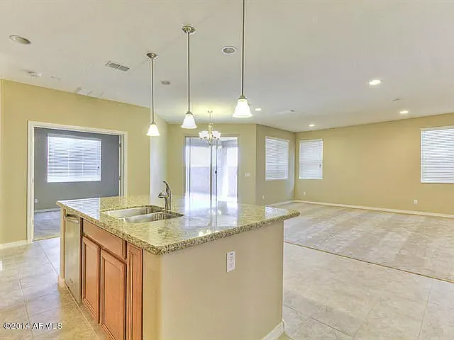1472 E Flamingo Way — Photo 12