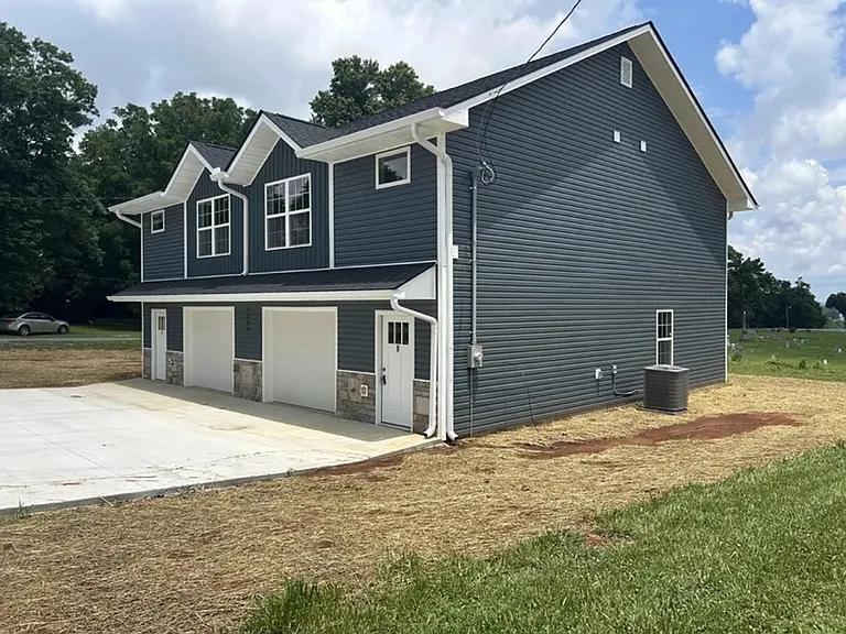 1206 Virginia Ave — Photo 3
