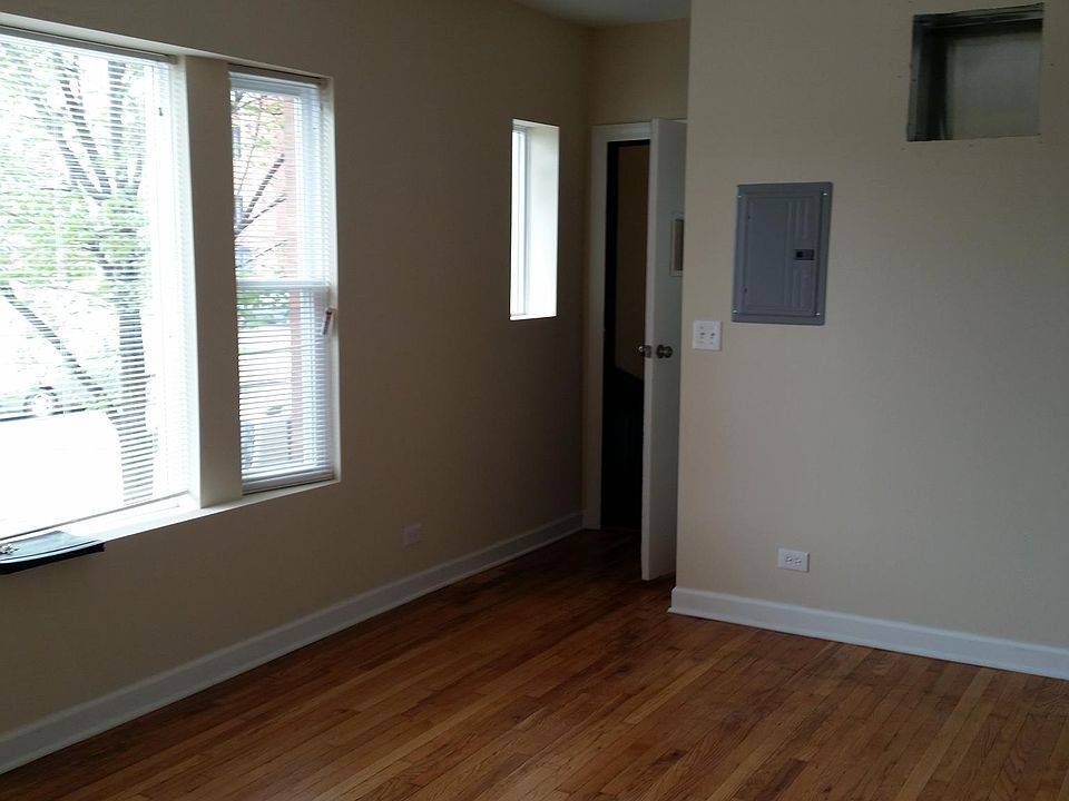 1st image of 1540 N Homan Ave #1