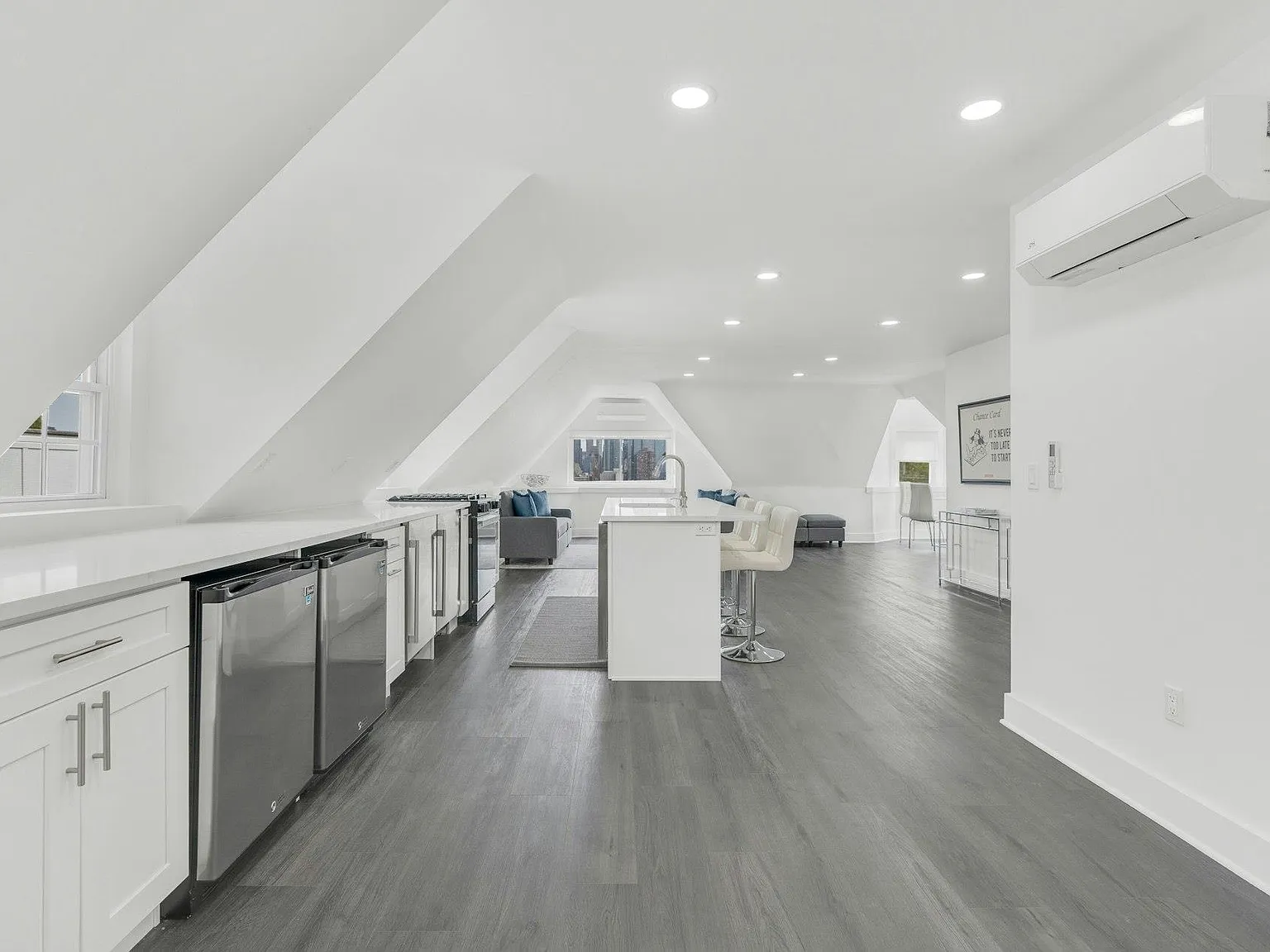 2 bed, 2.0 bath, 1000 sqft, $3,900 — Photo 3