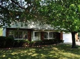 1433 Indian Hill Dr, Schaumburg, IL 60193