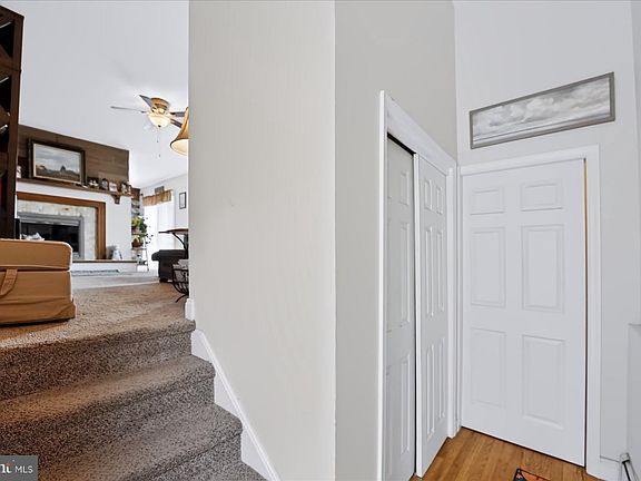 3rd image of 807 N Pine St