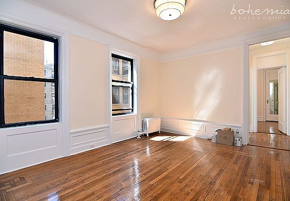 3rd image of 867 W 181st St #F4