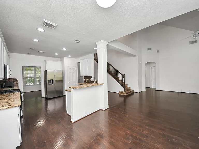 20510 Pioneer Bend Ct — Photo 12