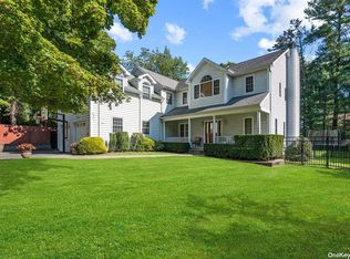 56 Ayers Rd, Locust Valley, NY 11560