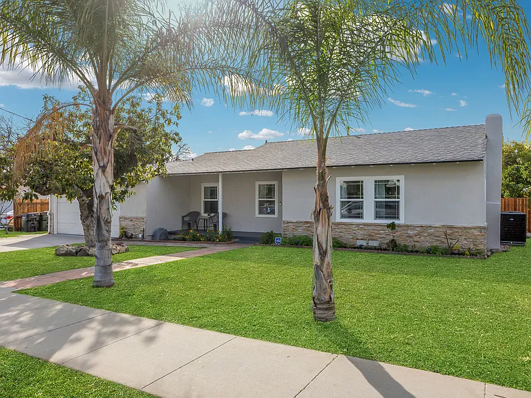 533 N Cerritos Ave — Photo 7